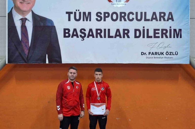 Türkiye güreş şampiyonasında ikinci oldu 