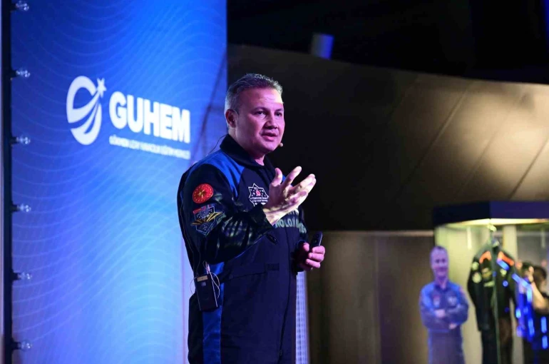Türkiye’nin ilk astronotu Gezeravcı, GUHEM’de uzay yolculuğunu anlattı 