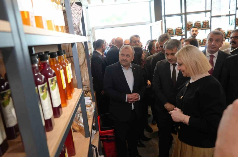 Türkiye’nin ilk ‘ekolojik market’i açıldı 