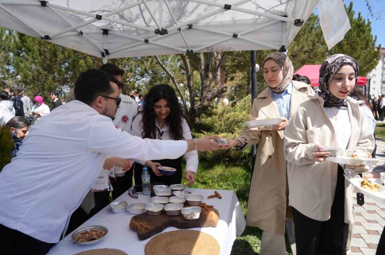 Türkiye’nin lezzetleri Kastamonu’da buluştu, öğrenciler yoğun ilgi gösterdi 
