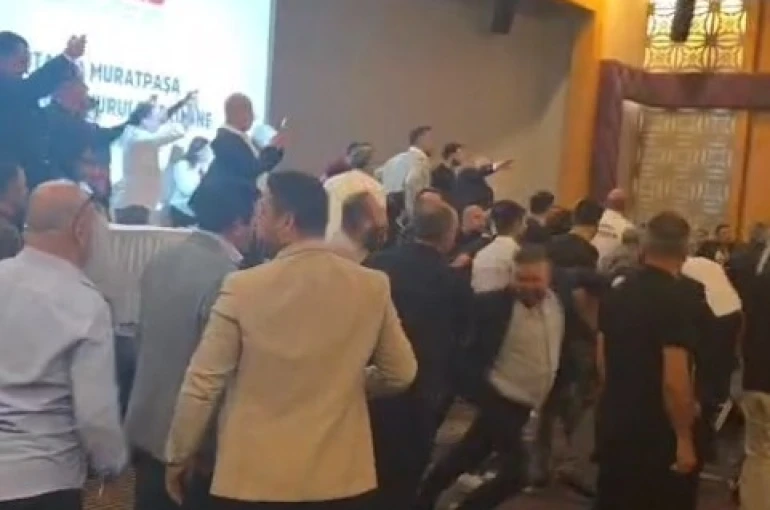 TÜRSAB Muratpaşa seçiminde tekme ve yumruklar konuştu 