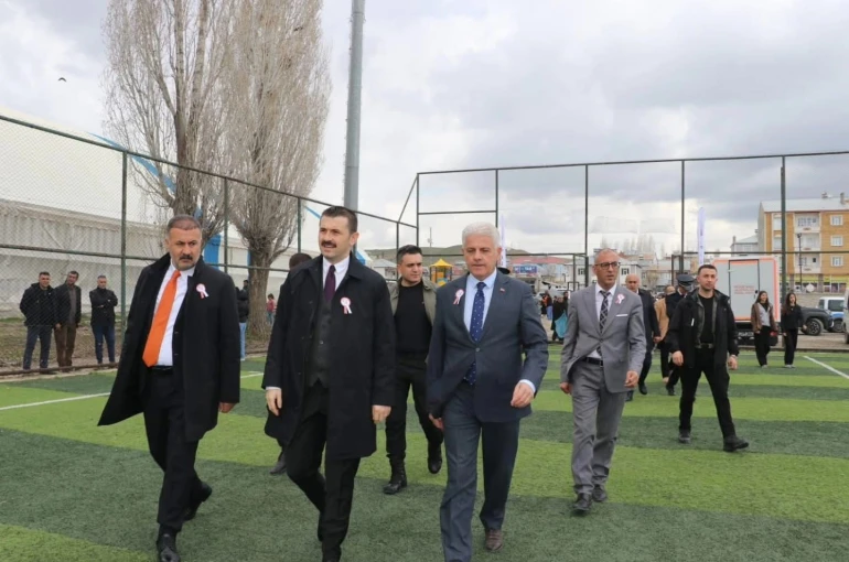 Tutak’ta 23 Nisan Çocuk bayramı coşkuyla kutlandı 