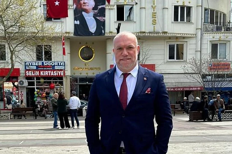 Tutuklama sonrası Görele’de CHP’li 2 meclis üyesi partisinden istifa etti 