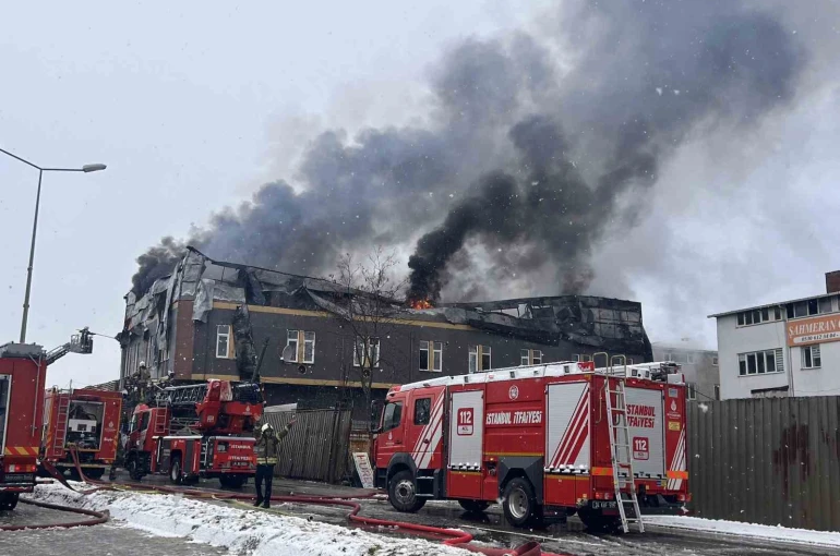 Tuzla’daki çakmak fabrikasında çıkan yangın kontrol altına alındı 