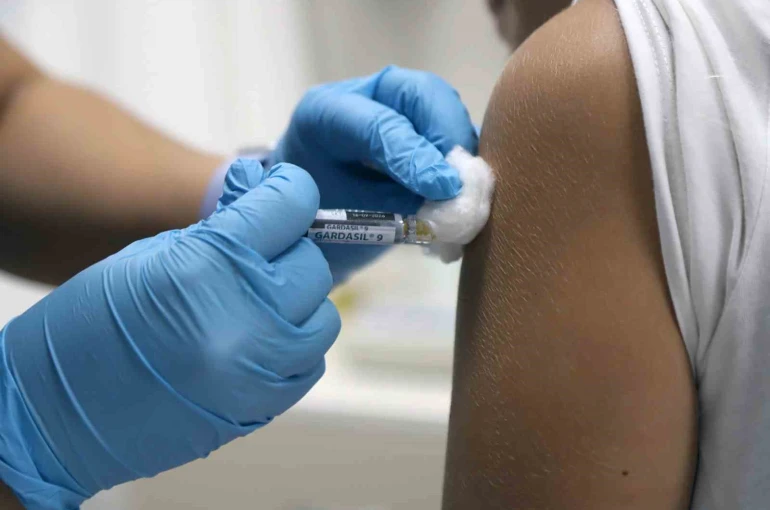 Ücretsiz HPV aşısı başvuruları devam ediyor 