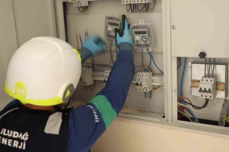 Uedaş, elektrik şebekesini akıllı sayaçlarla dönüştürüyor