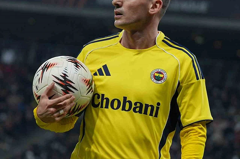 UEFA Avrupa Ligi: FCSB: 0 - Fenerbahçe: 1 (İlk yarı)