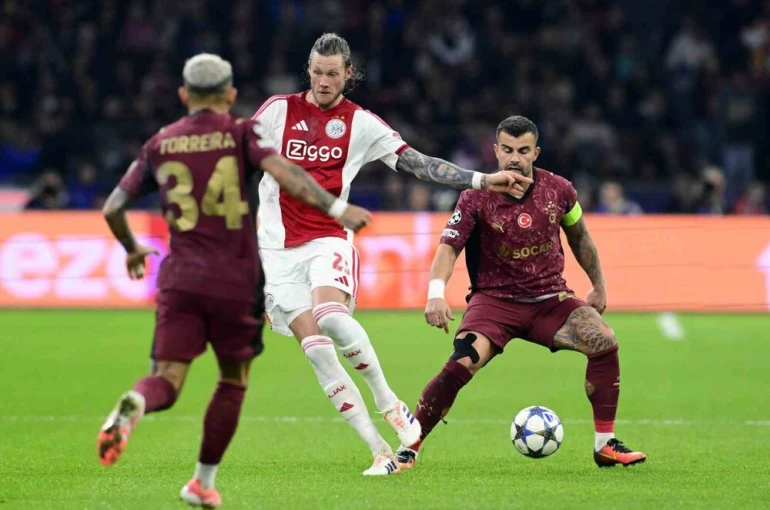 UEFA Şampiyonlar Lig: Ajax: 0 - Galatasaray: 0 (İlk yarı) 