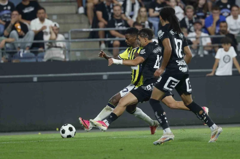UEFA Şampiyonlar Ligi: Sturm Graz: 0 - Fenerbahçe: 0 (İlk yarı)