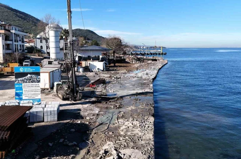 Ulaşlı Sahil şeridi fırtınaya karşı yenileniyor