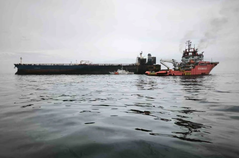 Ulaştırma ve Altyapı Bakanlığı: "Patlama ve yangın meydana geldiği ihbarı alınan KAIROS isimli gemideki yangın tamamen söndürülmüştür" 