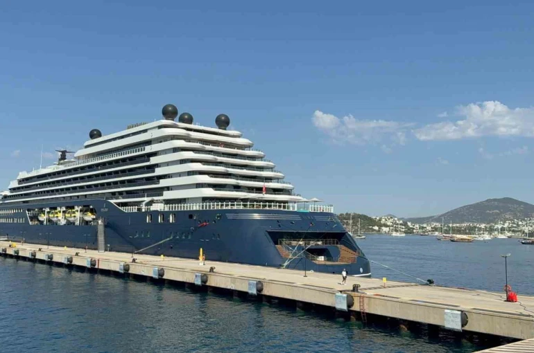 Ultra lüks kruvaziyer yeniden Bodrum’da 