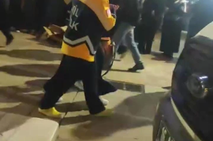 Ulu Camii’nde yoğunluk sebebiyle bir kadın baygınlık geçirdi 