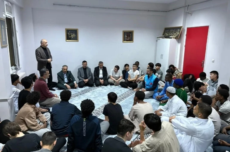 Uluslararası öğrencilere gurbette bayram morali 