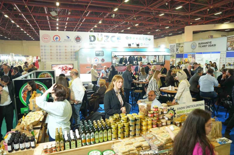 Uluslararası yöresel ürünler fuarında Düzce standına büyük ilgi 