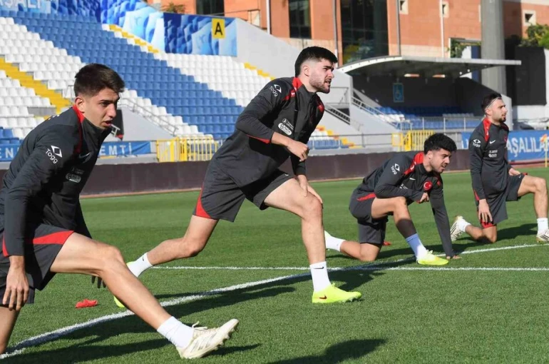 Ümit Milli Futbol Takımı, Ukrayna maçı hazırlıklarını tamamladı