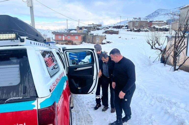 UMKE ekipleri iki hastaya zamanında müdahalede bulundu 