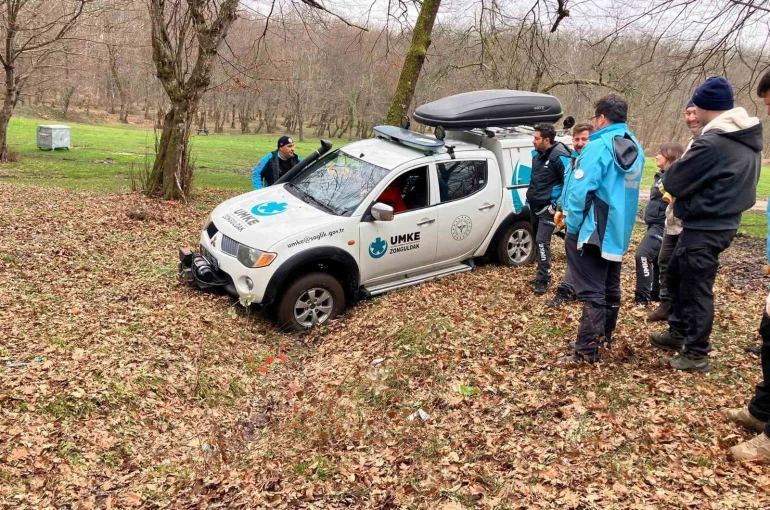 UMKE personellerine zorlu arazi eğitimi 