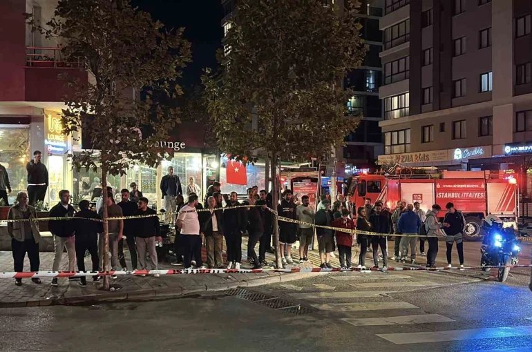 Ümraniye’de nalbur dükkanında çıkan yangın korkuttu