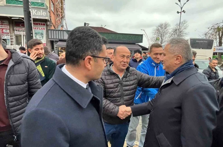 Umre yolcuları dualarla uğurlandı 