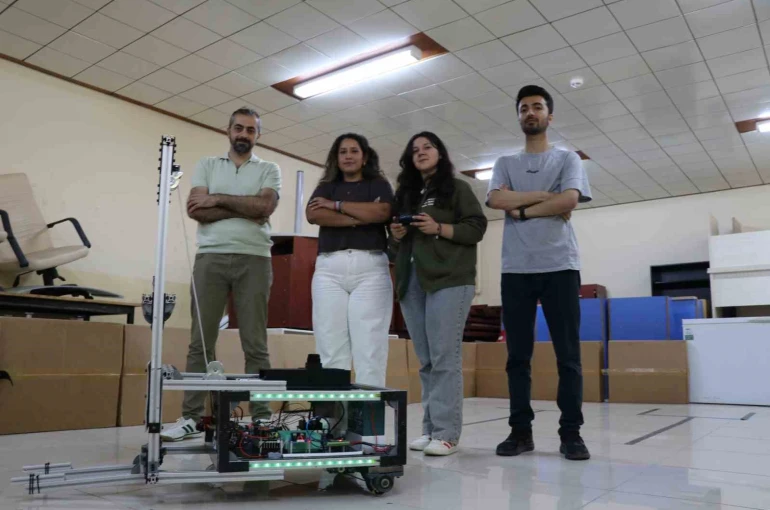 Üniversite öğrencileri fabrikalarda insan gücünü azaltacak yapay zekalı forklift geliştirdi