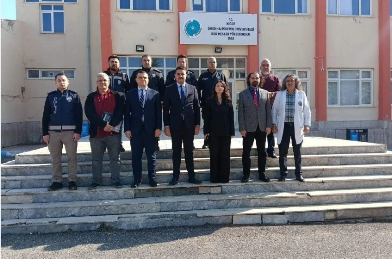 Üniversite öğrencilerine "IBAN vermek suç" uyarısı