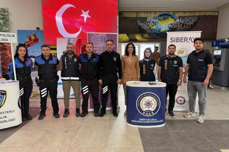 Üniversite öğrencilerine KADES uygulaması anlatıldı