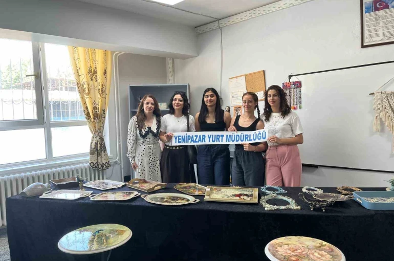 Üniversite öğrencilerinin el emekleri görücüye çıktı 