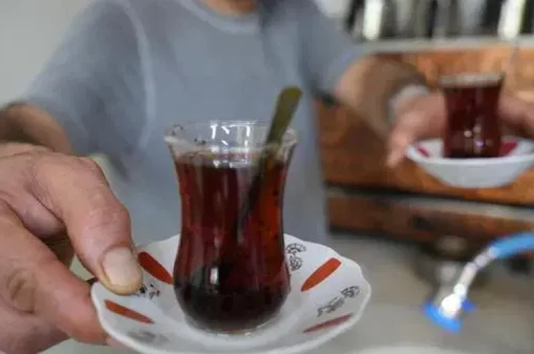 Ünlü çay devi Türkiye pazarından çekiliyor: 39 yıllık üretim faaliyetlerini durdurdu