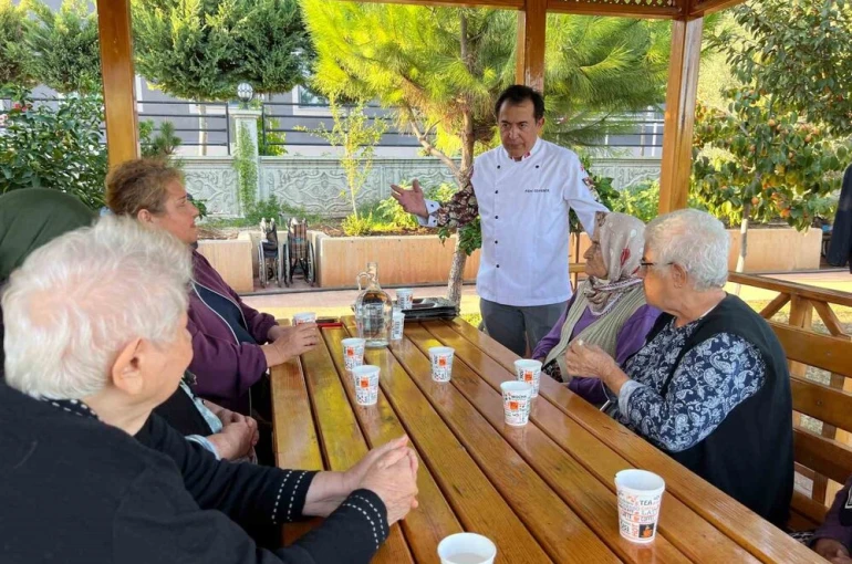 Ünlü Şef Fikret Özdemir’den huzurevi sakinlerine lezzet dolu ziyafet 