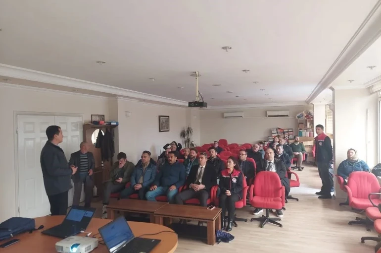 Üreticiler tarımsal risklere karşı bilgilendirildi 