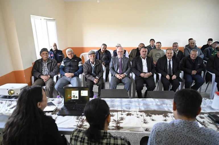 Uşak Üniversiteli akademisyenler Yeniköy halkı ile buluştu 