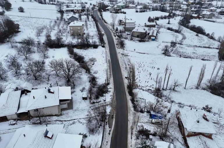 Uşak’ın yüksek kesimleri beyaza büründü 