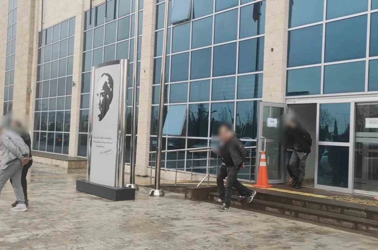 Uşak’ta 2 ayrı uyuşturucu operasyonu gerçekleştirildi