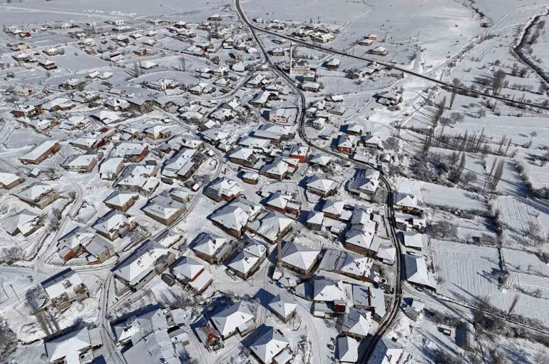 Uşak’ta kartpostallık kar manzaraları 