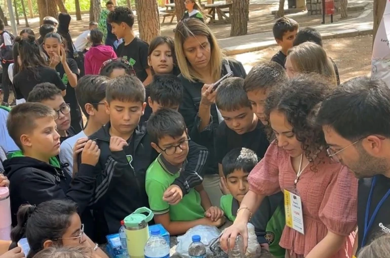 Uşak’ta Öğrencilerle Dünya Temizlik günü etkinliği