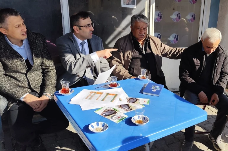 Uşak’ta tarım teşkilatı çiftçilerle bir araya geldi 