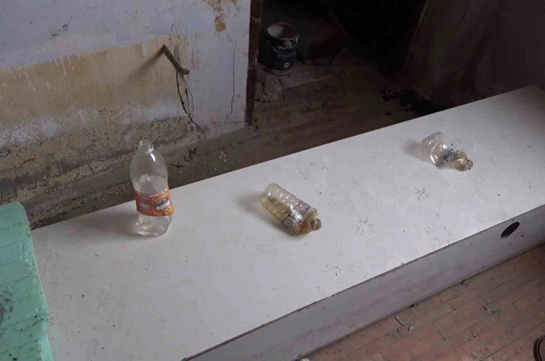 Üsküdar’da metruk binadaki uyuşturucu kullanımı mahalle sakinlerini tedirgin ediyor