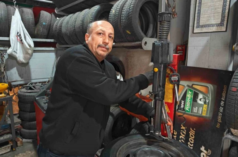 Ustasından kış lastiği uyarısı: "Can güvenliğimiz için lastiklerimizi taktıralım" 