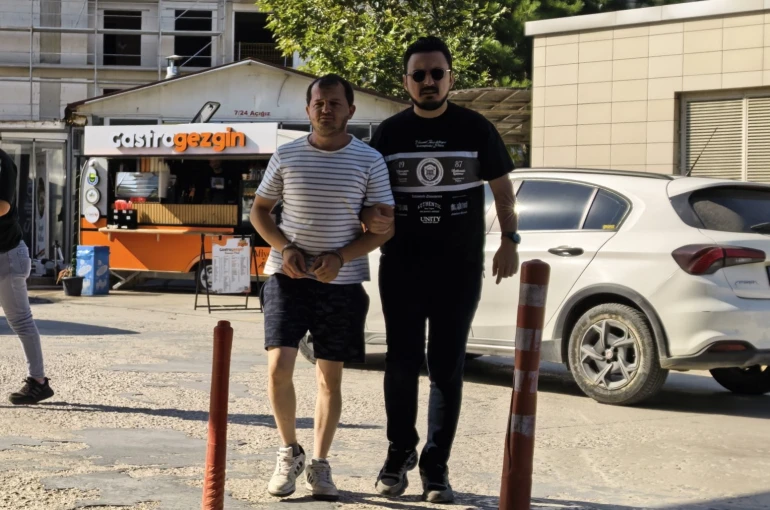 Uyuşturucu madde ile kaçmaya çalışan şahıs polis ekiplerince yakalandı
