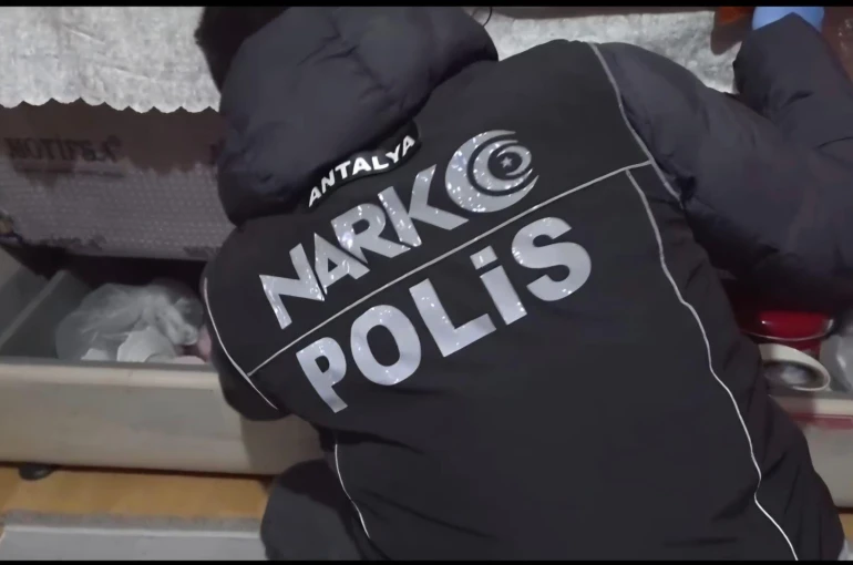 Uyuşturucu operasyonunda 25 kişi gözaltına alında