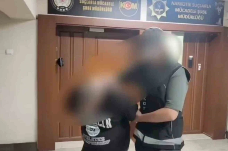 Uyuşturucu taciri suçüstü yakalandı
