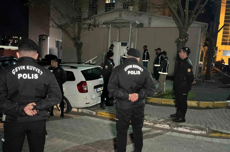 Uyuşturucu ve fuhuş soruşturmasında gözaltına alınan ünlü isimler sağlık kontrolünden geçti 