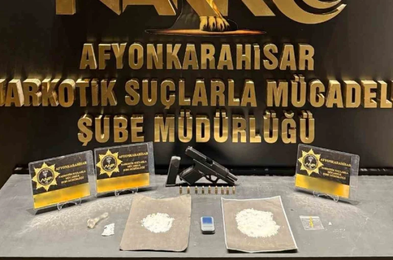 Uyuşturucu ve tabancayla yakalanan şahıs tutuklandı