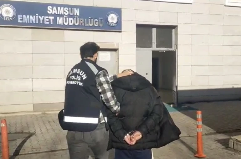 Uyuşturucudan 8 yıl 9 ay hapis cezası olan şahıs yakalandı