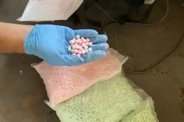 Uyuşturucunun kapısını açan anahtar: 18 bin extacy hap ele geçirildi 