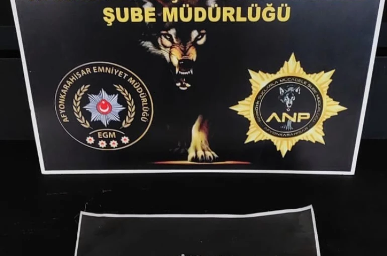 Uyuşturucuyla yakalanan 2 kişi tutuklandı 