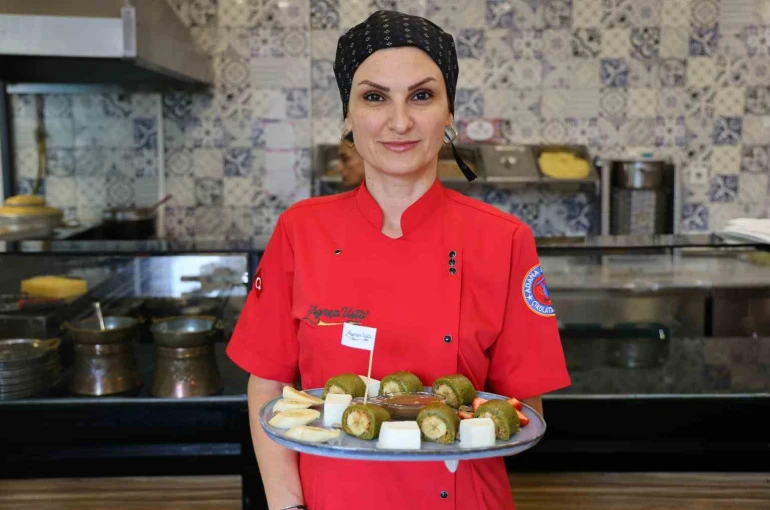 Uzak Doğu’dan gelen müşterilerinden esinlendi, ’Sushi Kadayıf’ yaptı 