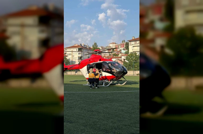 Üzerine kaynar su dökülen bebek için helikopter ambulans havalandı