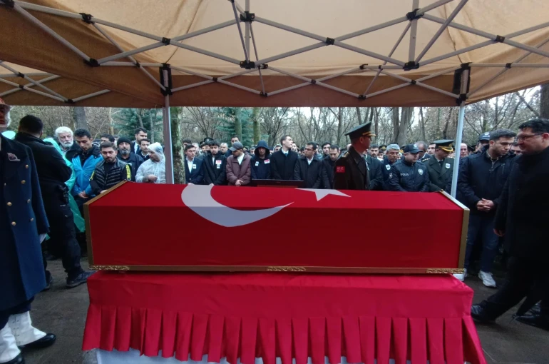 Uzman Çavuş Selman Akarsel son yolculuğuna uğurlandı